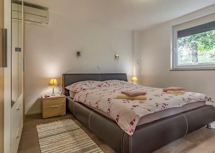 Vrcevan Modernes Haus Mit Pool Villa *