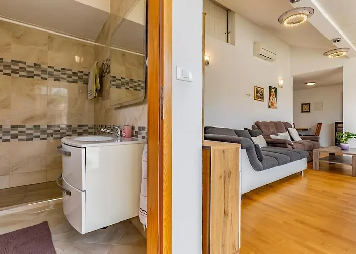 Villa Vrcevan Modernes Haus Mit Pool *