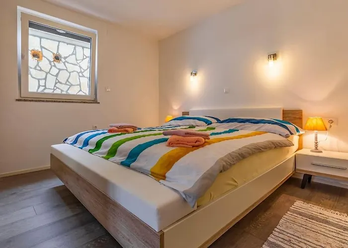 Vrcevan Modernes Haus Mit Pool *