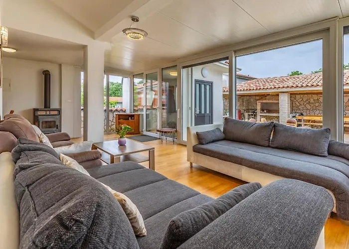 Villa Vrcevan Modernes Haus Mit Pool